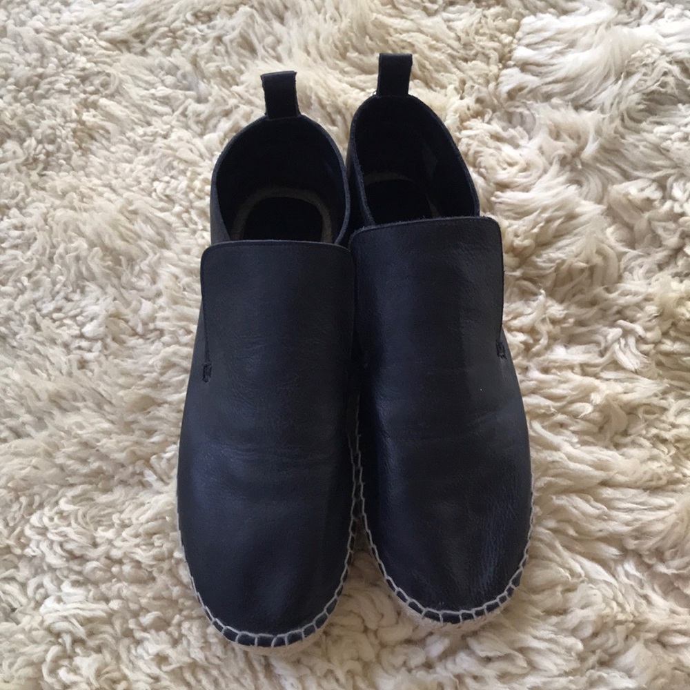 basically brand new black leather vince espadrille